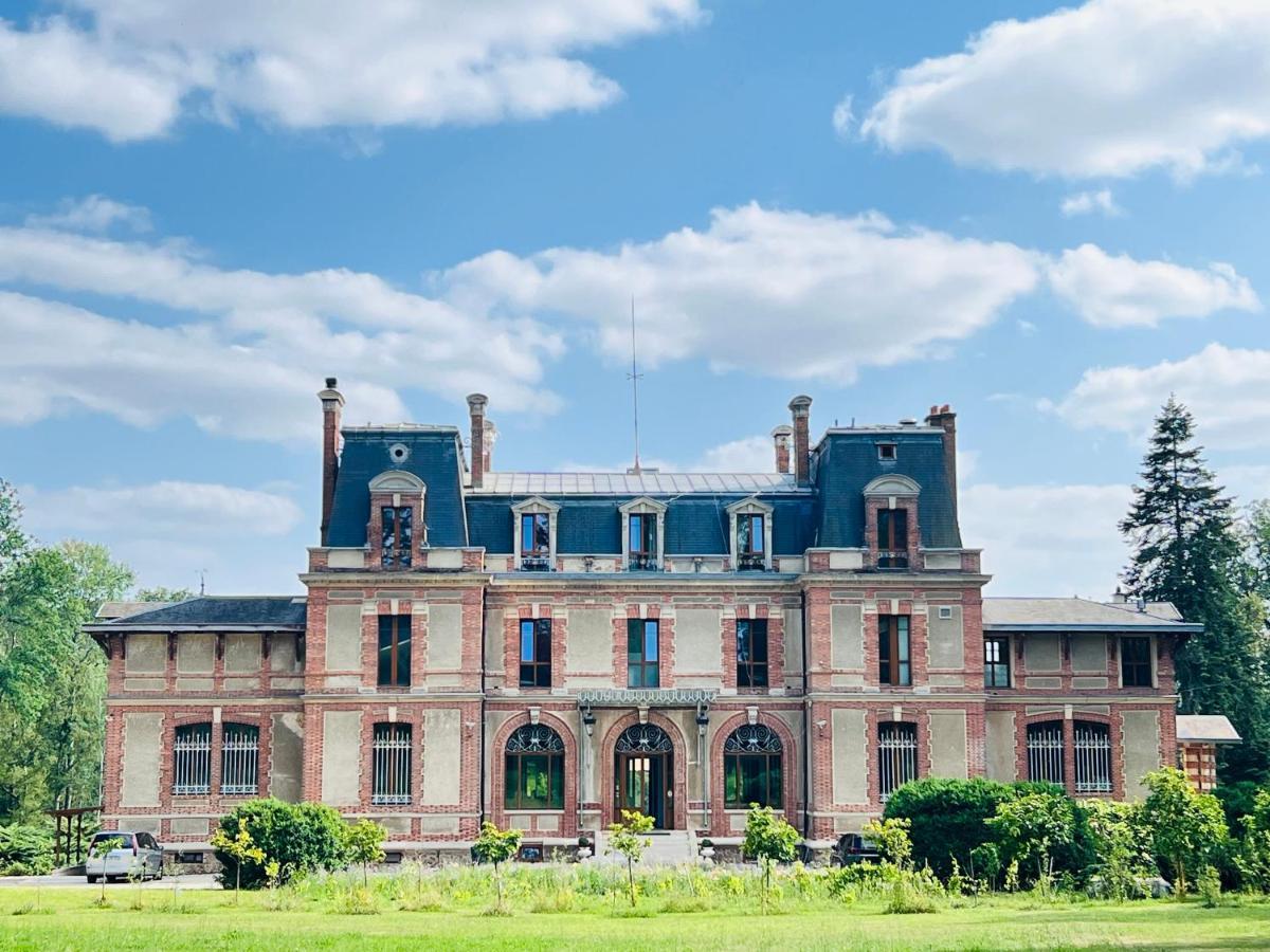 Chateau De Crenille Chaumes-en-Brie Exterior foto